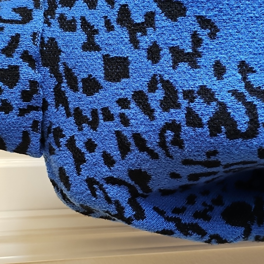 SHEIN Blue Leopard Print Turtleneck Sweater - Picture 5 of 6